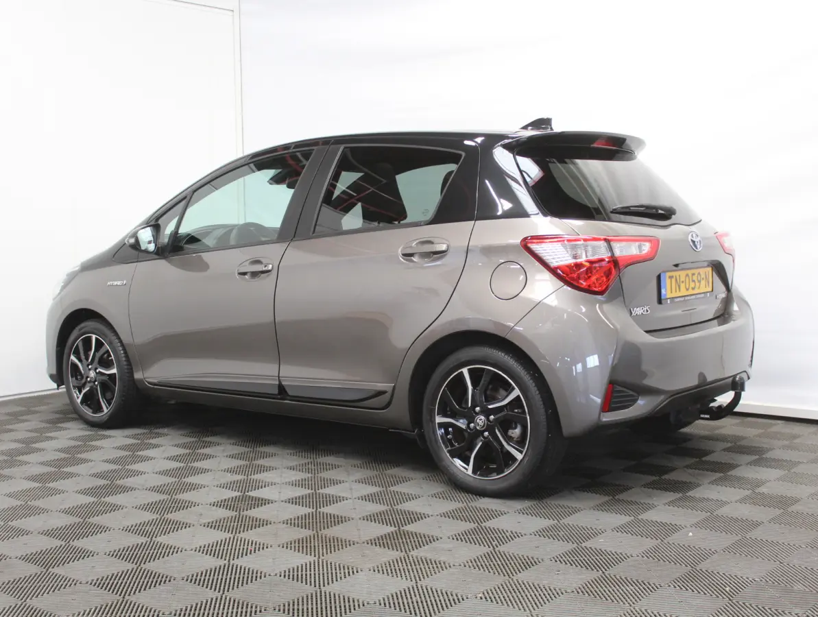 1.5 Hybrid Bi-Tone Plus CLIMATE | LMV16 | AFNBTREKHAAK | CRUISE | LED | NAVI | CAMERA | PANODAK