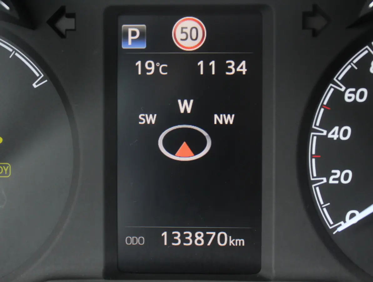 1.5 Hybrid Bi-Tone Plus CLIMATE | LMV16 | AFNBTREKHAAK | CRUISE | LED | NAVI | CAMERA | PANODAK