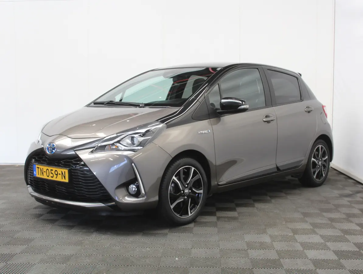 1.5 Hybrid Bi-Tone Plus CLIMATE | LMV16 | AFNBTREKHAAK | CRUISE | LED | NAVI | CAMERA | PANODAK