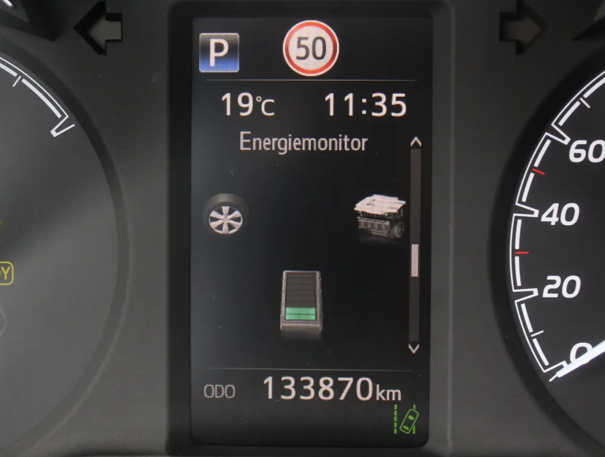 1.5 Hybrid Bi-Tone Plus CLIMATE | LMV16 | AFNBTREKHAAK | CRUISE | LED | NAVI | CAMERA | PANODAK
