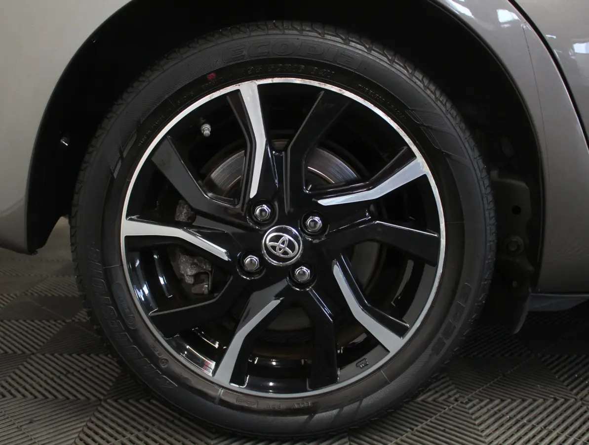 1.5 Hybrid Bi-Tone Plus CLIMATE | LMV16 | AFNBTREKHAAK | CRUISE | LED | NAVI | CAMERA | PANODAK