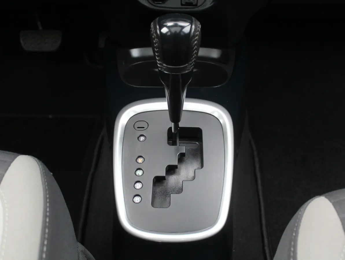 1.5 Hybrid Bi-Tone Plus CLIMATE | LMV16 | AFNBTREKHAAK | CRUISE | LED | NAVI | CAMERA | PANODAK