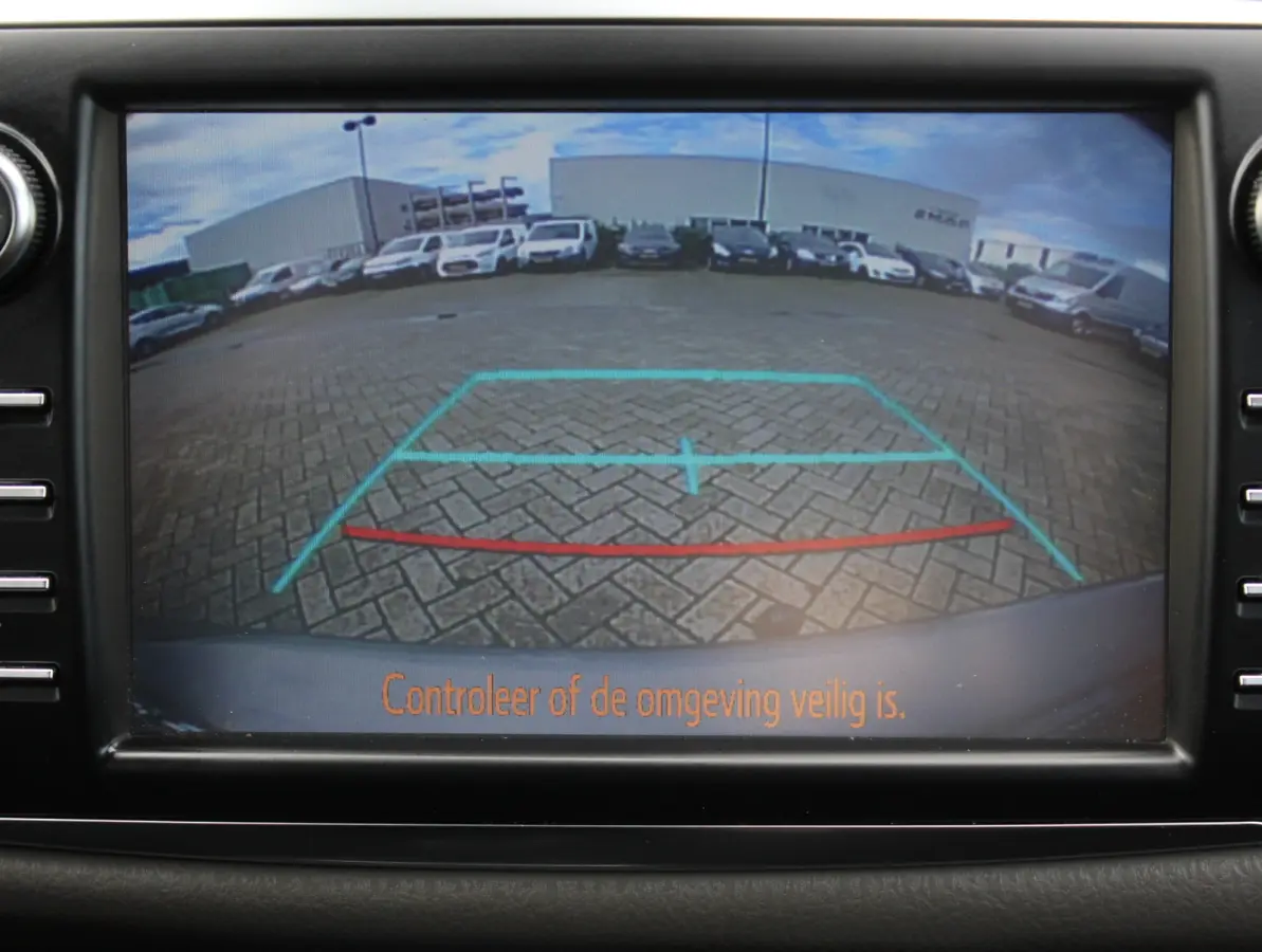 1.5 Hybrid Bi-Tone Plus CLIMATE | LMV16 | AFNBTREKHAAK | CRUISE | LED | NAVI | CAMERA | PANODAK