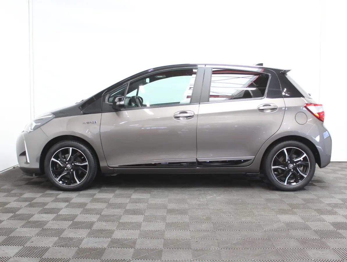 1.5 Hybrid Bi-Tone Plus CLIMATE | LMV16 | AFNBTREKHAAK | CRUISE | LED | NAVI | CAMERA | PANODAK