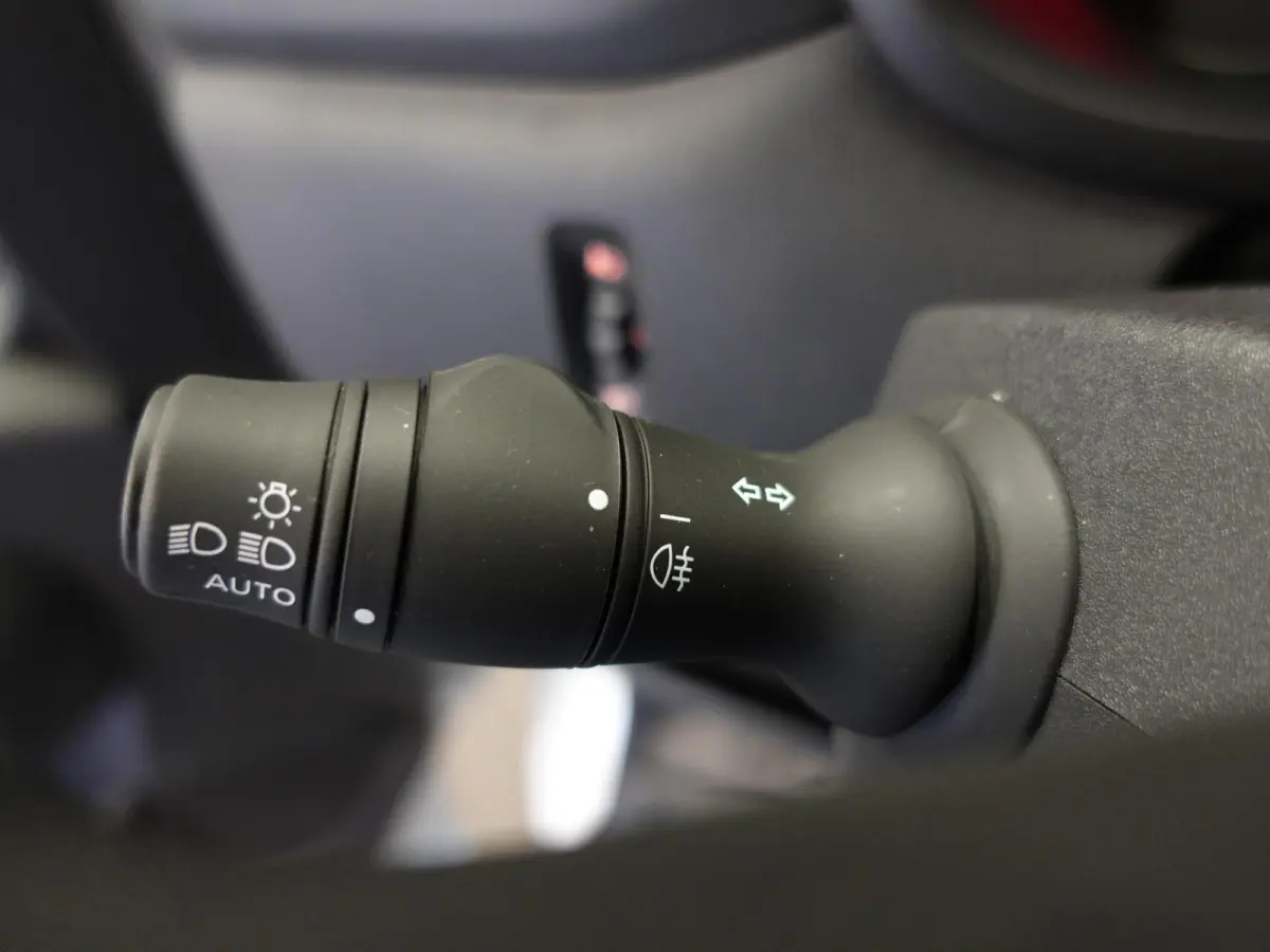 T33 2.3 dCi 135PK L2H2 BPM VRIJ! Airco Cruise control Parkeersensoren Navigatie Trekhaak