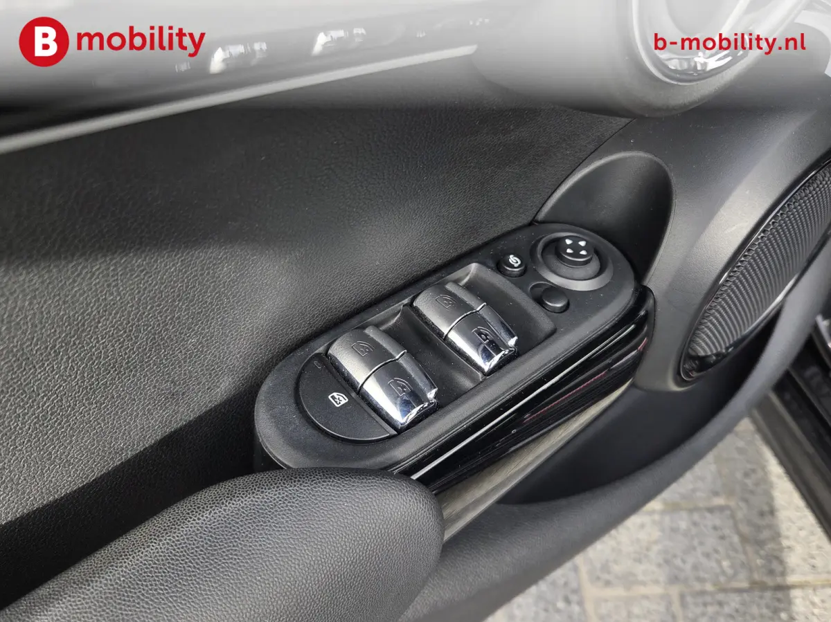 1.5 John Cooper Works 5-Drs. JCW Sportstoelen BTW Auto! | Apple CarPlay | Navigatie | DAB Audio | Cruise Control