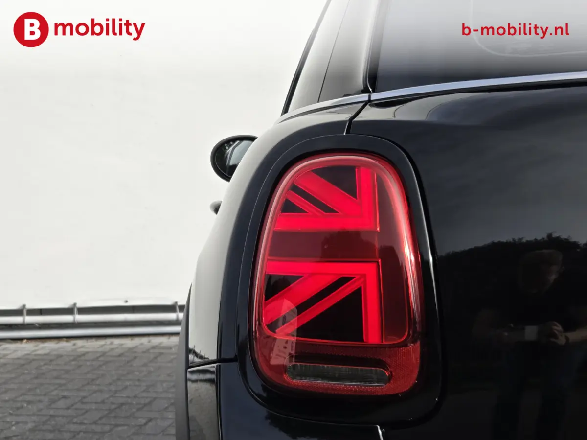 1.5 John Cooper Works 5-Drs. JCW Sportstoelen BTW Auto! | Apple CarPlay | Navigatie | DAB Audio | Cruise Control