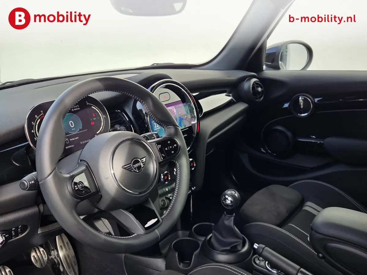 1.5 John Cooper Works 5-Drs. JCW Sportstoelen BTW Auto! | Apple CarPlay | Navigatie | DAB Audio | Cruise Control