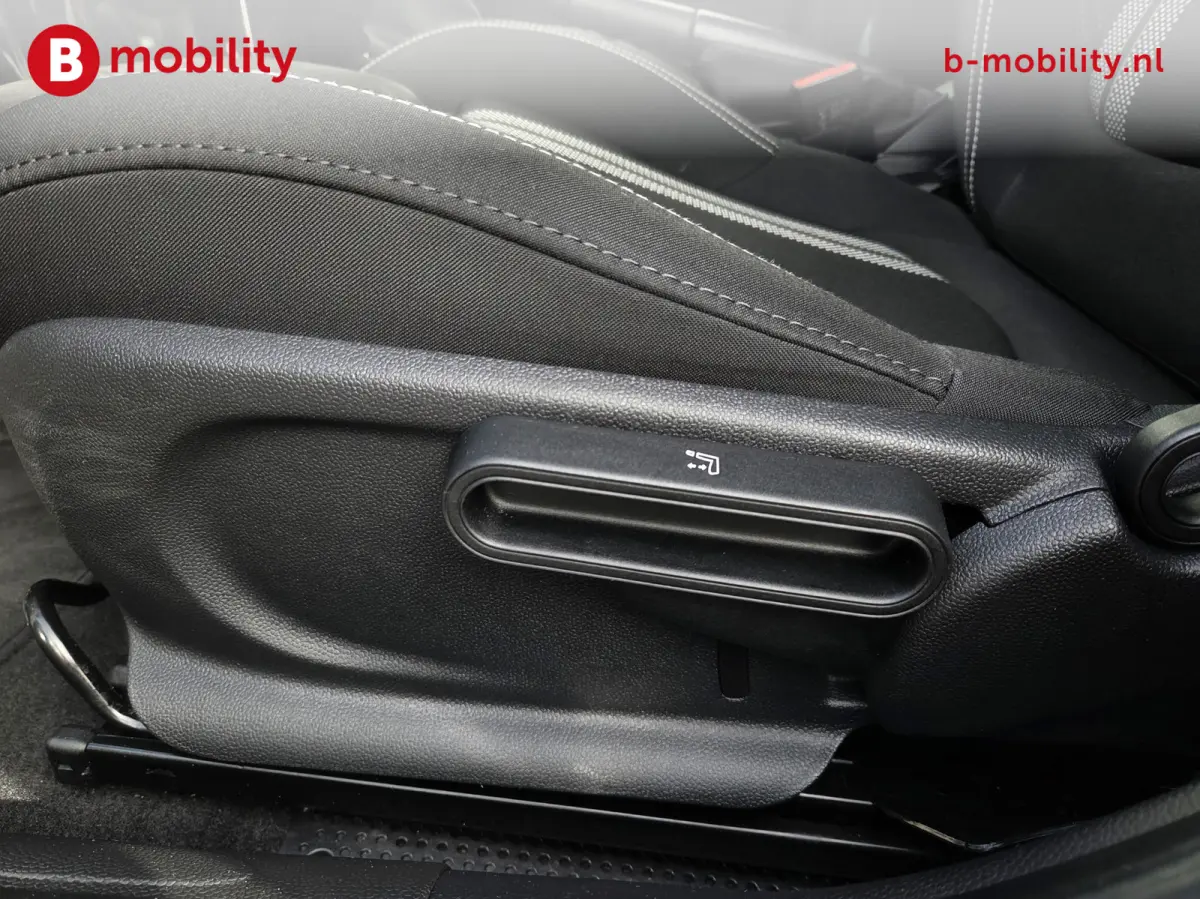 1.5 John Cooper Works 5-Drs. JCW Sportstoelen BTW Auto! | Apple CarPlay | Navigatie | DAB Audio | Cruise Control