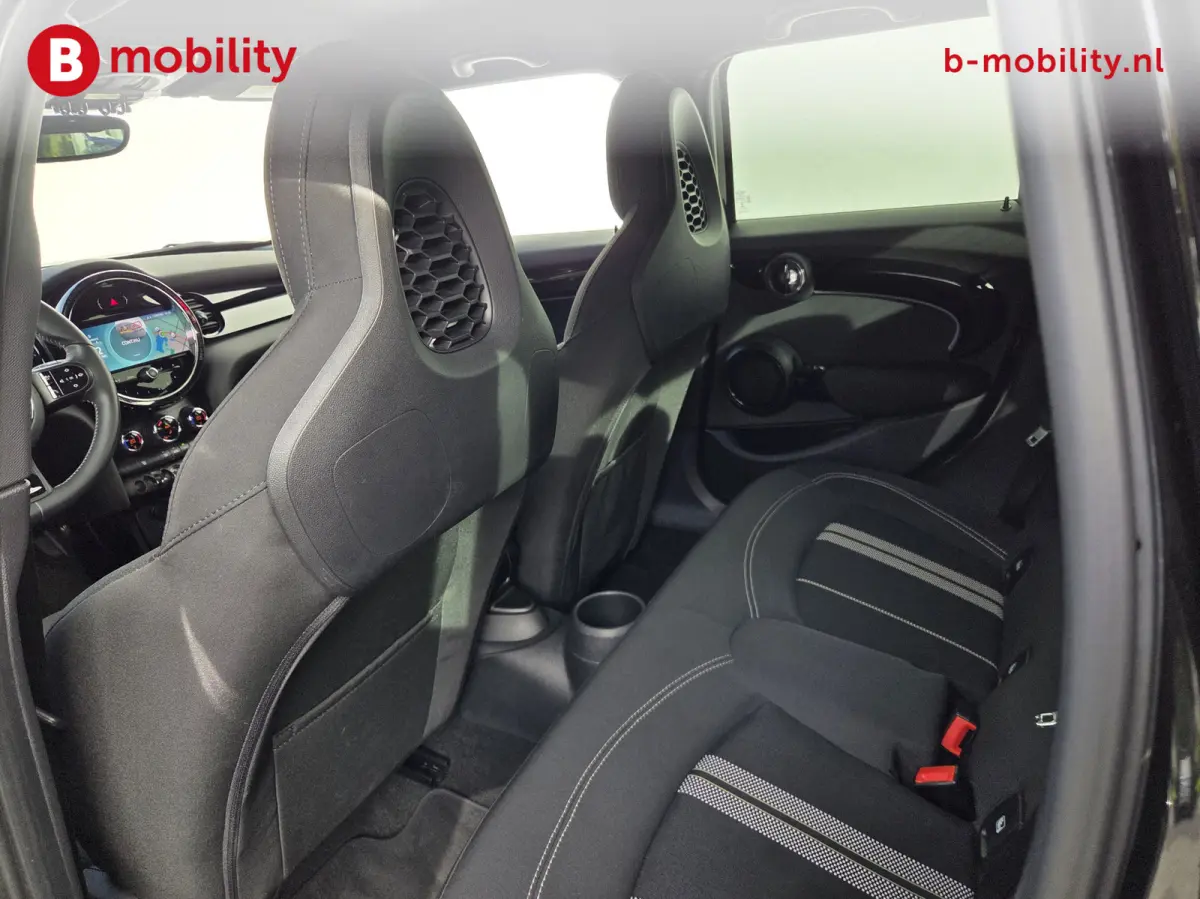1.5 John Cooper Works 5-Drs. JCW Sportstoelen BTW Auto! | Apple CarPlay | Navigatie | DAB Audio | Cruise Control