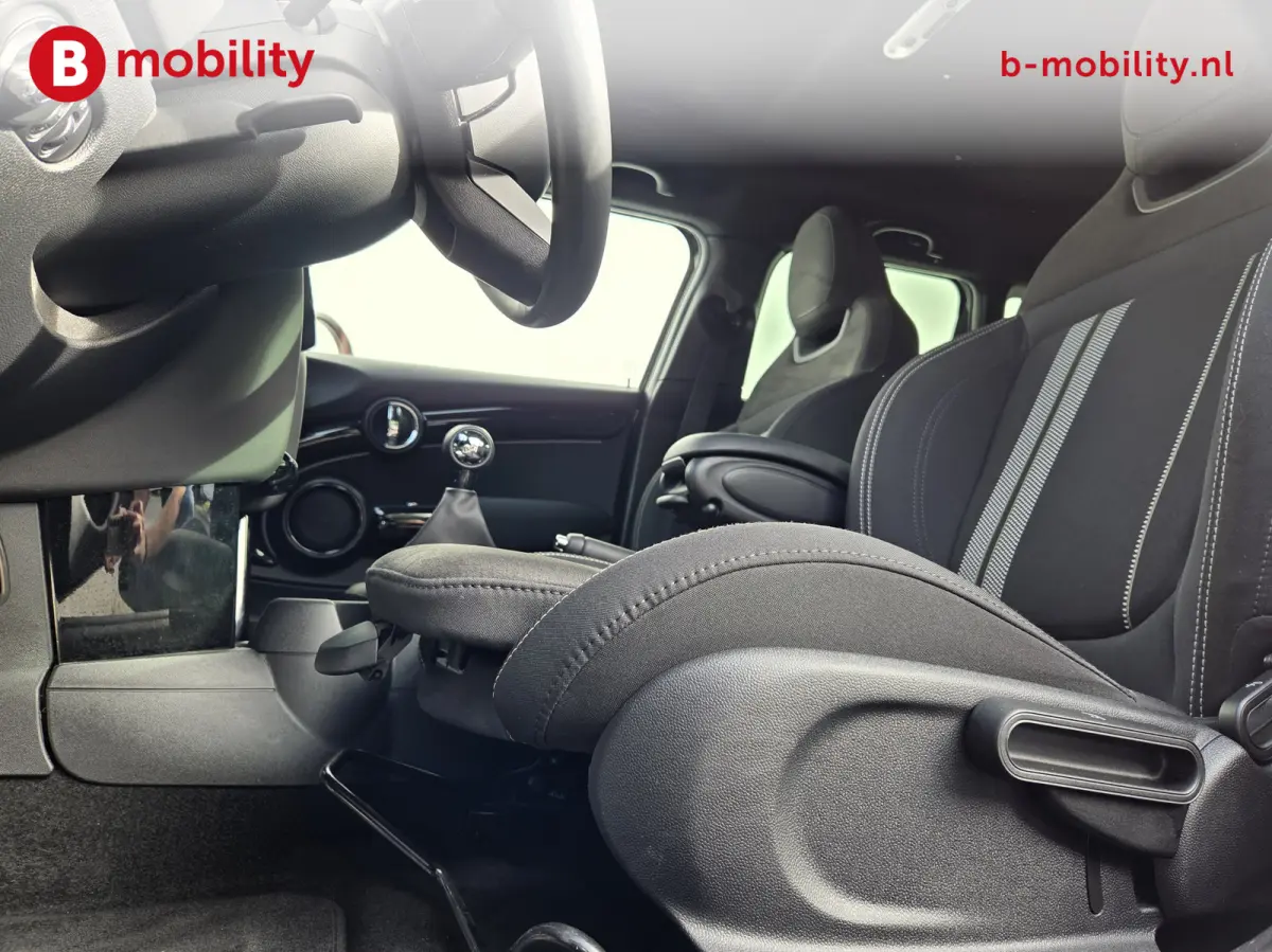 1.5 John Cooper Works 5-Drs. JCW Sportstoelen BTW Auto! | Apple CarPlay | Navigatie | DAB Audio | Cruise Control