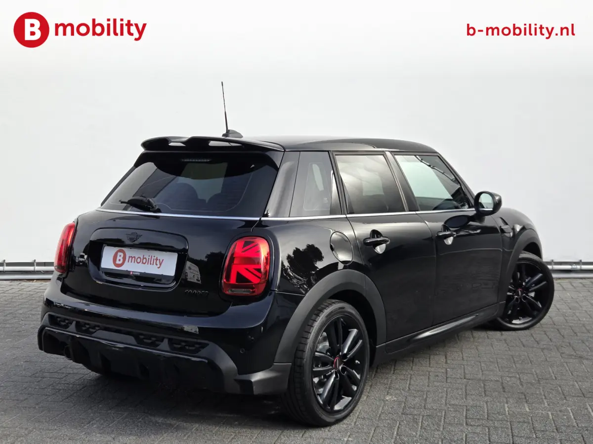 1.5 John Cooper Works 5-Drs. JCW Sportstoelen BTW Auto! | Apple CarPlay | Navigatie | DAB Audio | Cruise Control