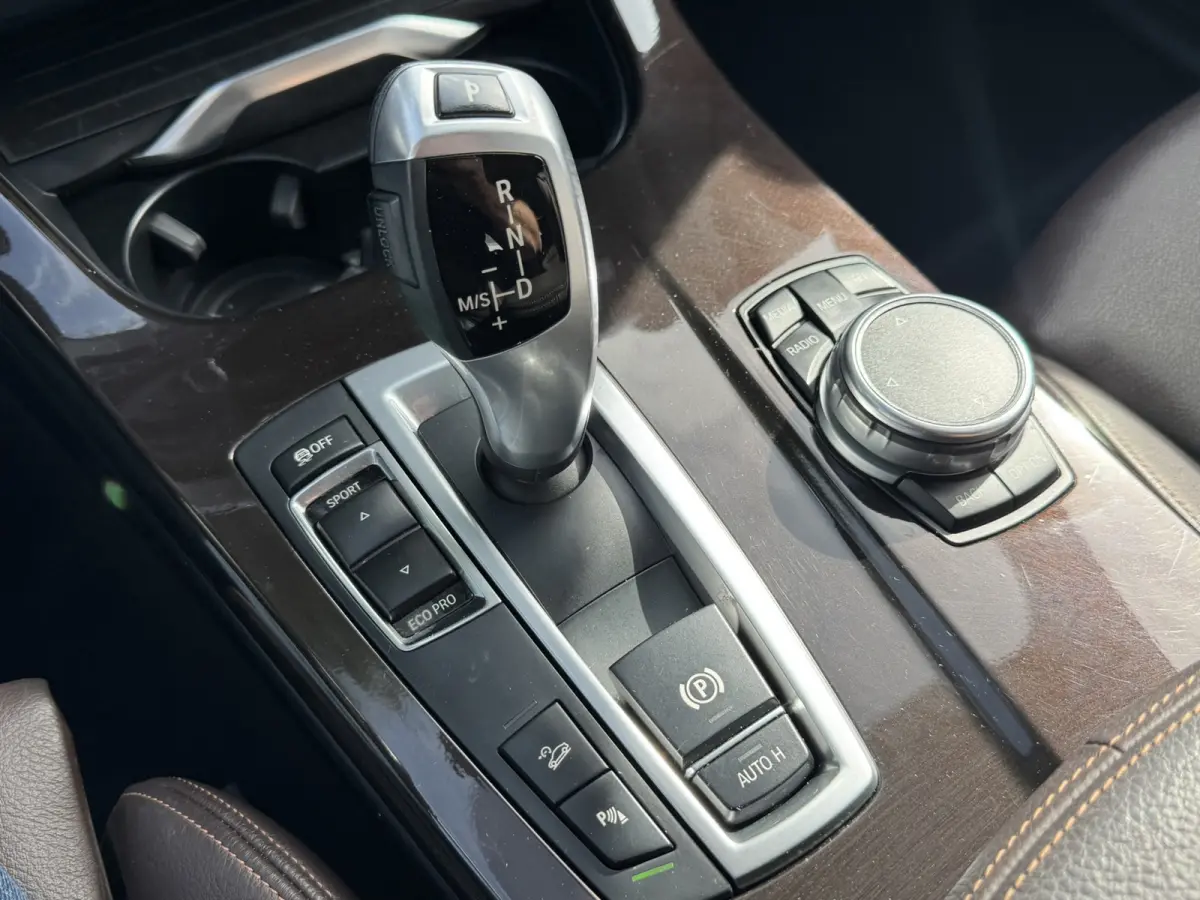 XDrive20d High Executive Automaat Navi Leder Cruise Stoelverwarming Elektr.Achterklep All-Seasonbanden