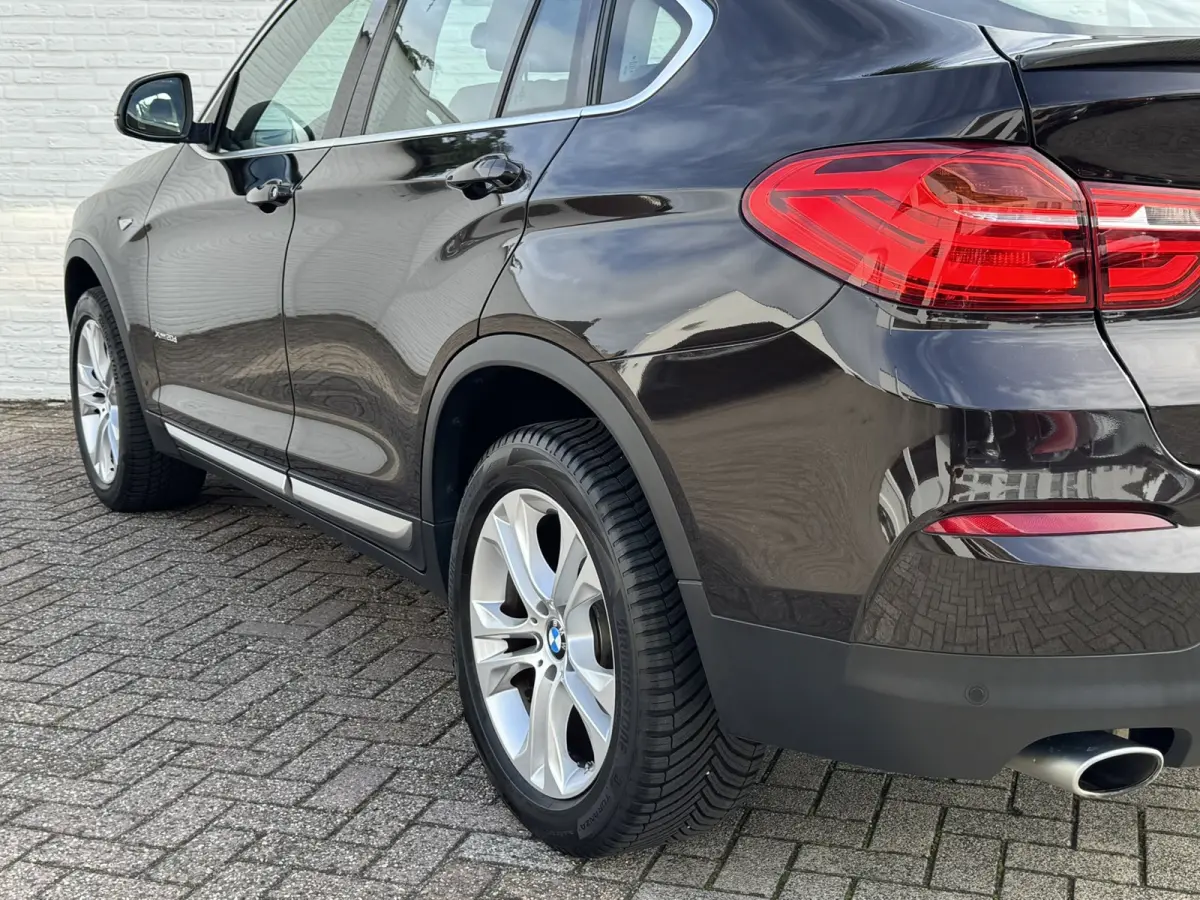 XDrive20d High Executive Automaat Navi Leder Cruise Stoelverwarming Elektr.Achterklep All-Seasonbanden