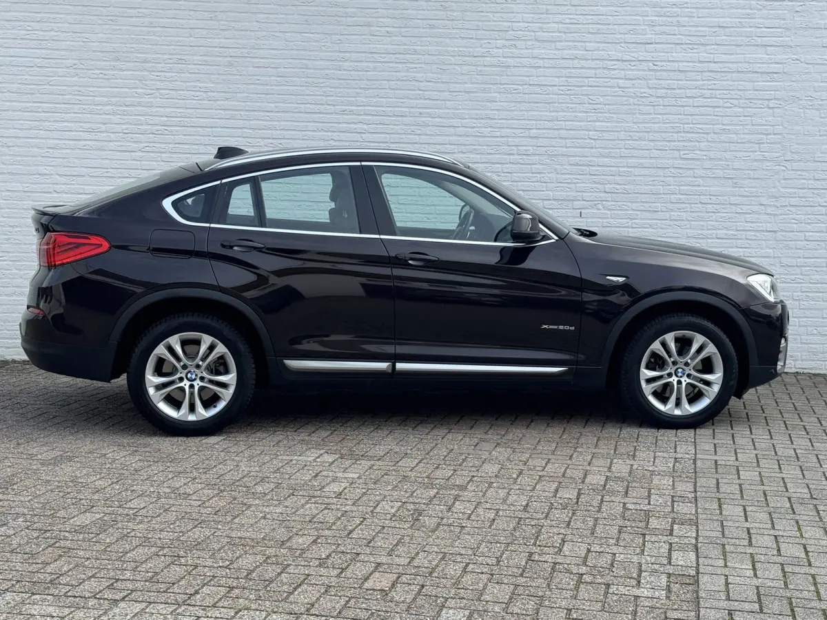XDrive20d High Executive Automaat Navi Leder Cruise Stoelverwarming Elektr.Achterklep All-Seasonbanden