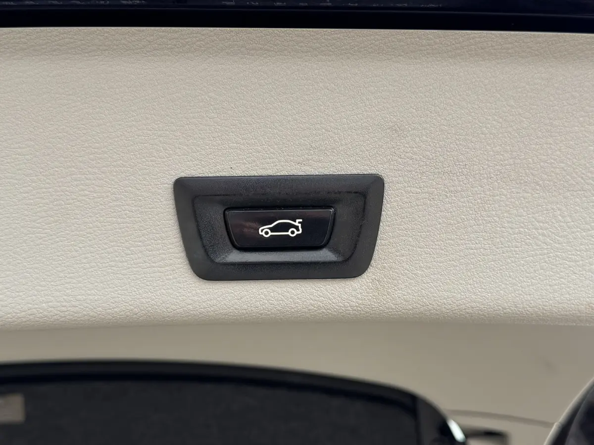 XDrive20d High Executive Automaat Navi Leder Cruise Stoelverwarming Elektr.Achterklep All-Seasonbanden