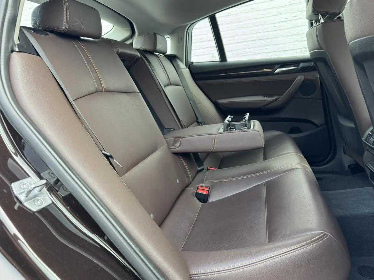 XDrive20d High Executive Automaat Navi Leder Cruise Stoelverwarming Elektr.Achterklep All-Seasonbanden