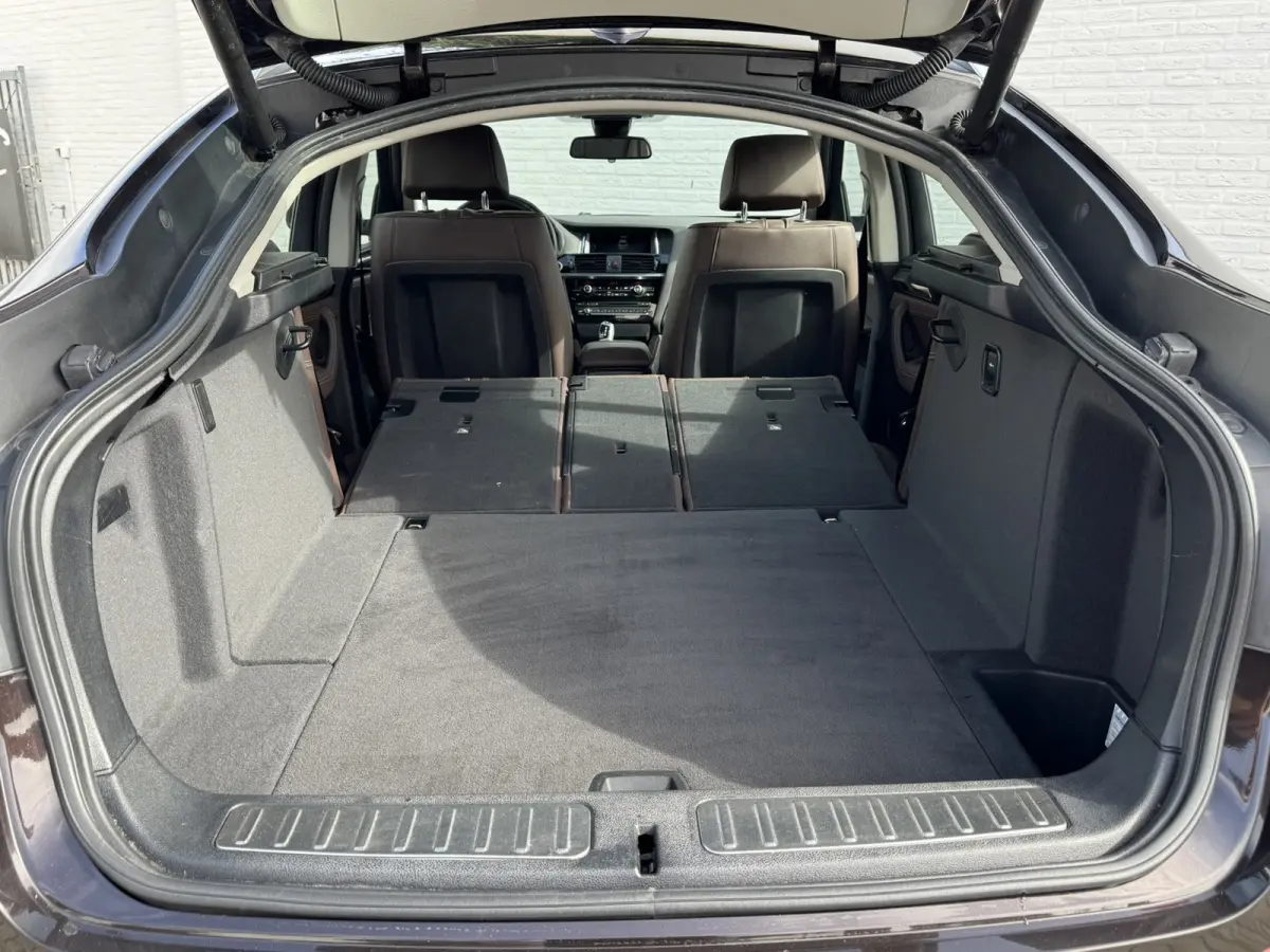 XDrive20d High Executive Automaat Navi Leder Cruise Stoelverwarming Elektr.Achterklep All-Seasonbanden