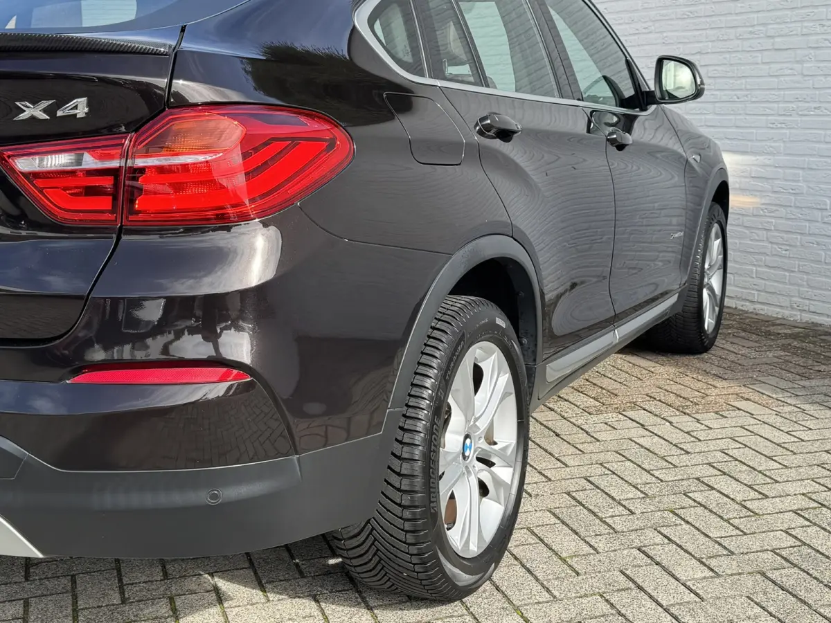XDrive20d High Executive Automaat Navi Leder Cruise Stoelverwarming Elektr.Achterklep All-Seasonbanden