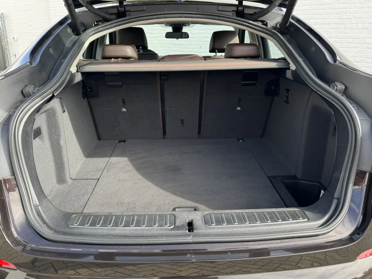 XDrive20d High Executive Automaat Navi Leder Cruise Stoelverwarming Elektr.Achterklep All-Seasonbanden
