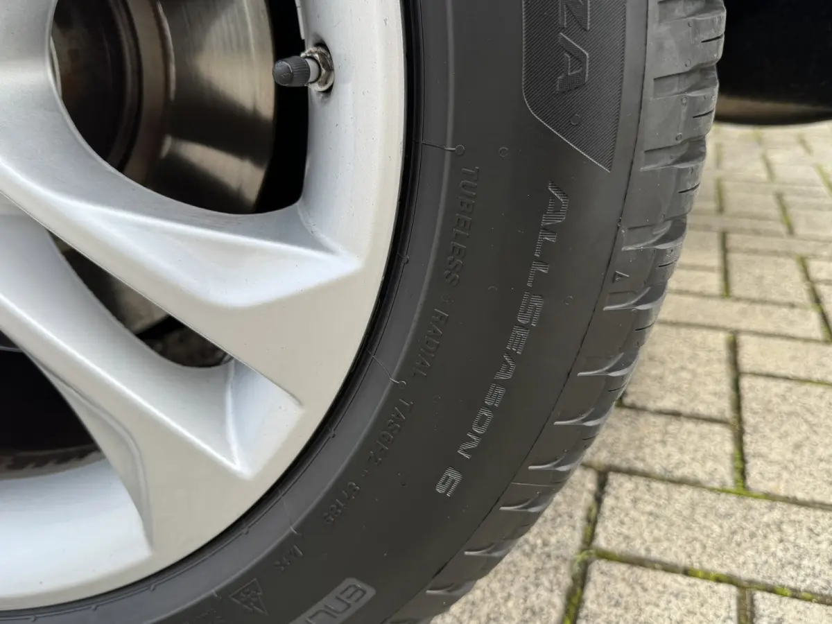 XDrive20d High Executive Automaat Navi Leder Cruise Stoelverwarming Elektr.Achterklep All-Seasonbanden