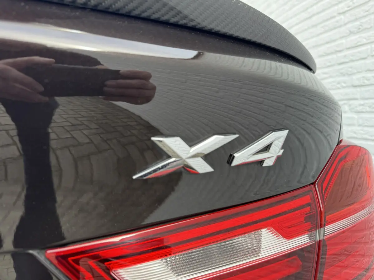 XDrive20d High Executive Automaat Navi Leder Cruise Stoelverwarming Elektr.Achterklep All-Seasonbanden
