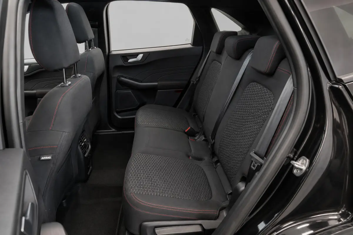 2.5 PHEV ST-Line | Nu met € 7450,- voordeel | Automaat | Trekhaak | Winterpack | All-Weather banden | PDC + Camera | Apple CarPlay + Android Auto |