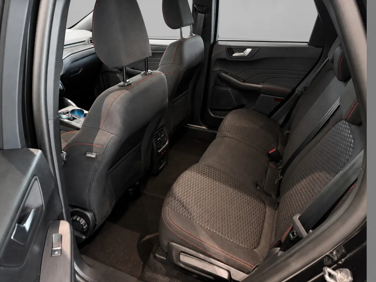 2.5 PHEV ST-Line | Nu met € 7450,- voordeel | Automaat | Trekhaak | Winterpack | All-Weather banden | PDC + Camera | Apple CarPlay + Android Auto |