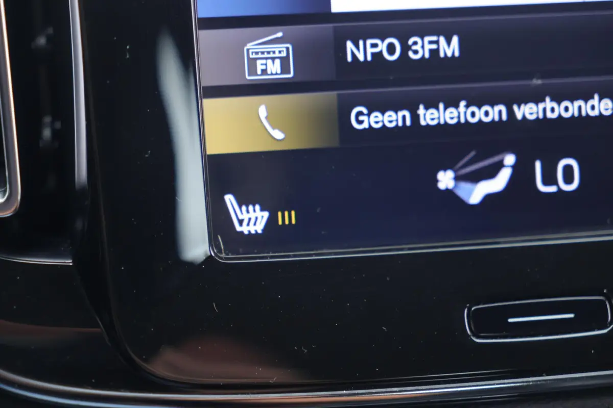 T4 Momentum | Stoelverwarming | Trekhaak | Parkeercamera | Keyless