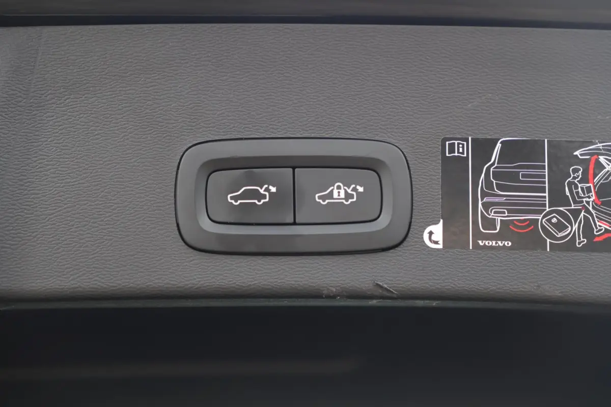 T4 Momentum | Stoelverwarming | Trekhaak | Parkeercamera | Keyless