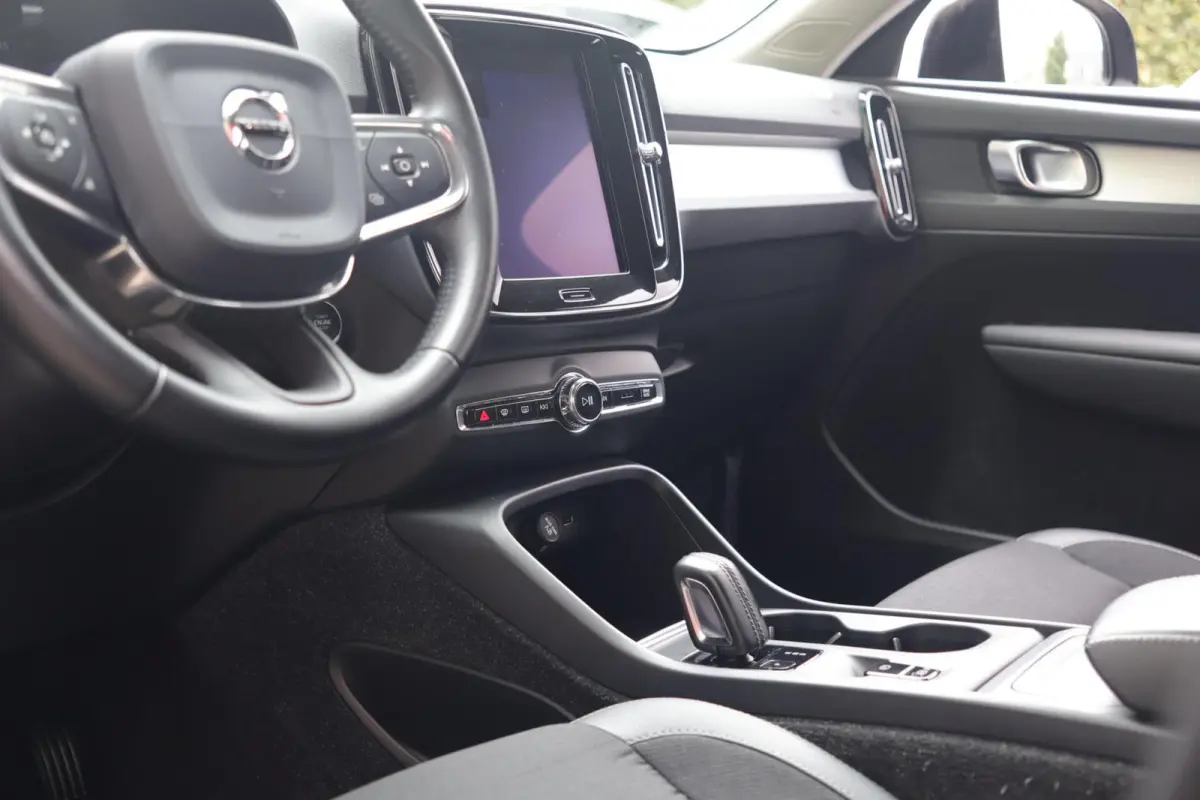T4 Momentum | Stoelverwarming | Trekhaak | Parkeercamera | Keyless