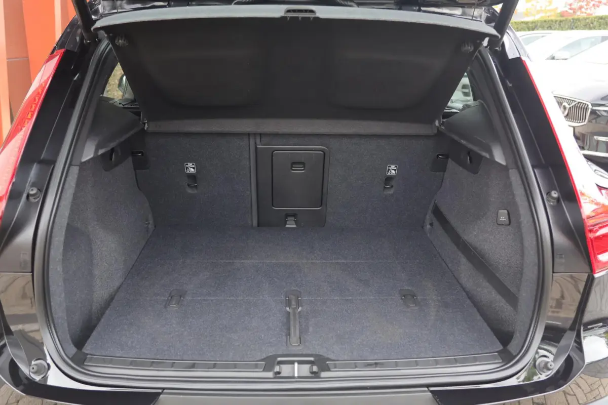 T4 Momentum | Stoelverwarming | Trekhaak | Parkeercamera | Keyless
