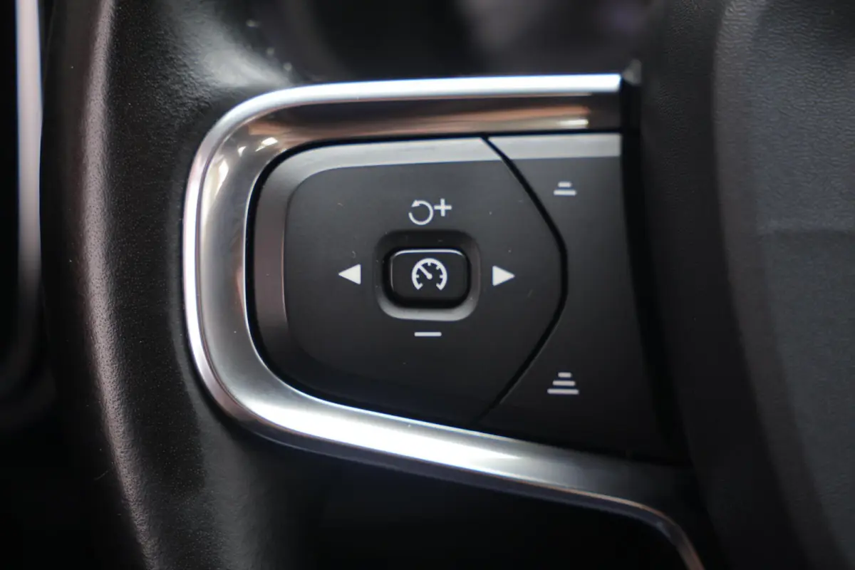 T4 Momentum | Stoelverwarming | Trekhaak | Parkeercamera | Keyless