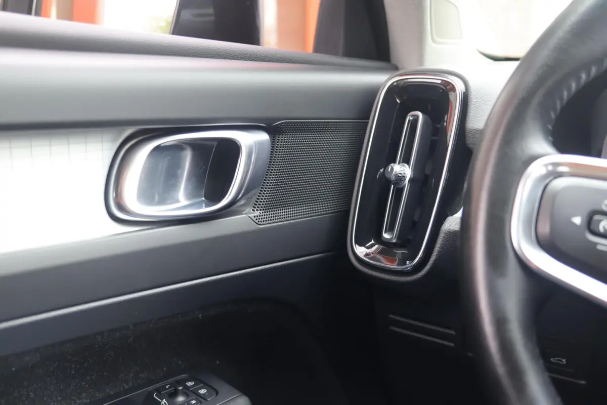 T4 Momentum | Stoelverwarming | Trekhaak | Parkeercamera | Keyless
