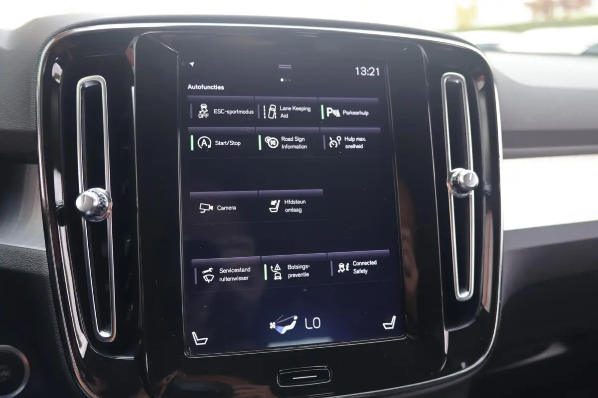 T4 Momentum | Stoelverwarming | Trekhaak | Parkeercamera | Keyless