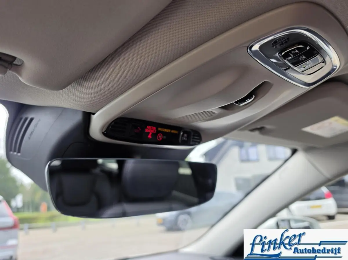 2.0 T5 Momentum Automaat|PANO|ELEKTR TREKH|NL-AUTO