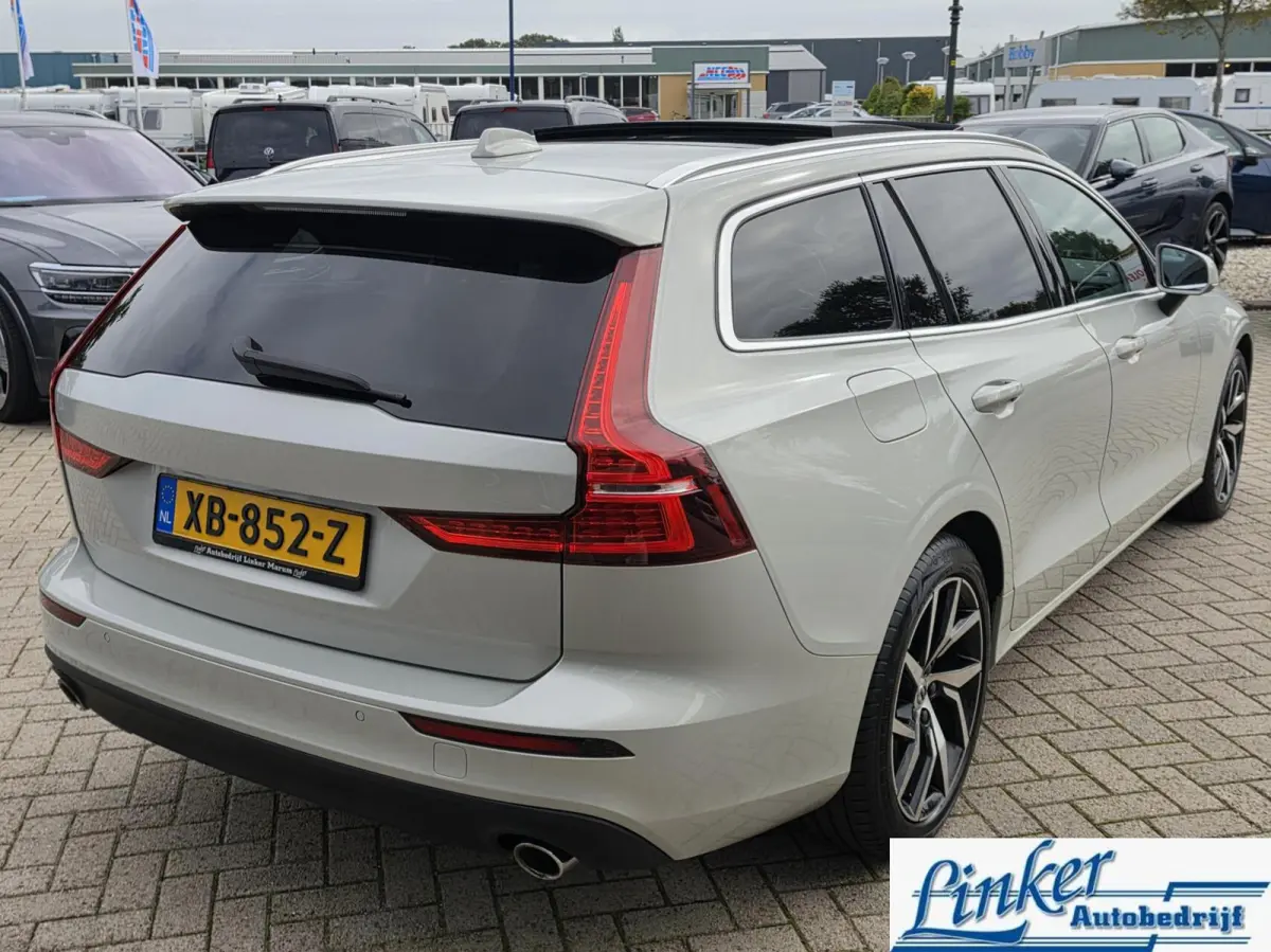 2.0 T5 Momentum Automaat|PANO|ELEKTR TREKH|NL-AUTO