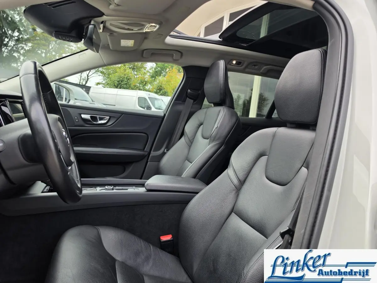 2.0 T5 Momentum Automaat|PANO|ELEKTR TREKH|NL-AUTO