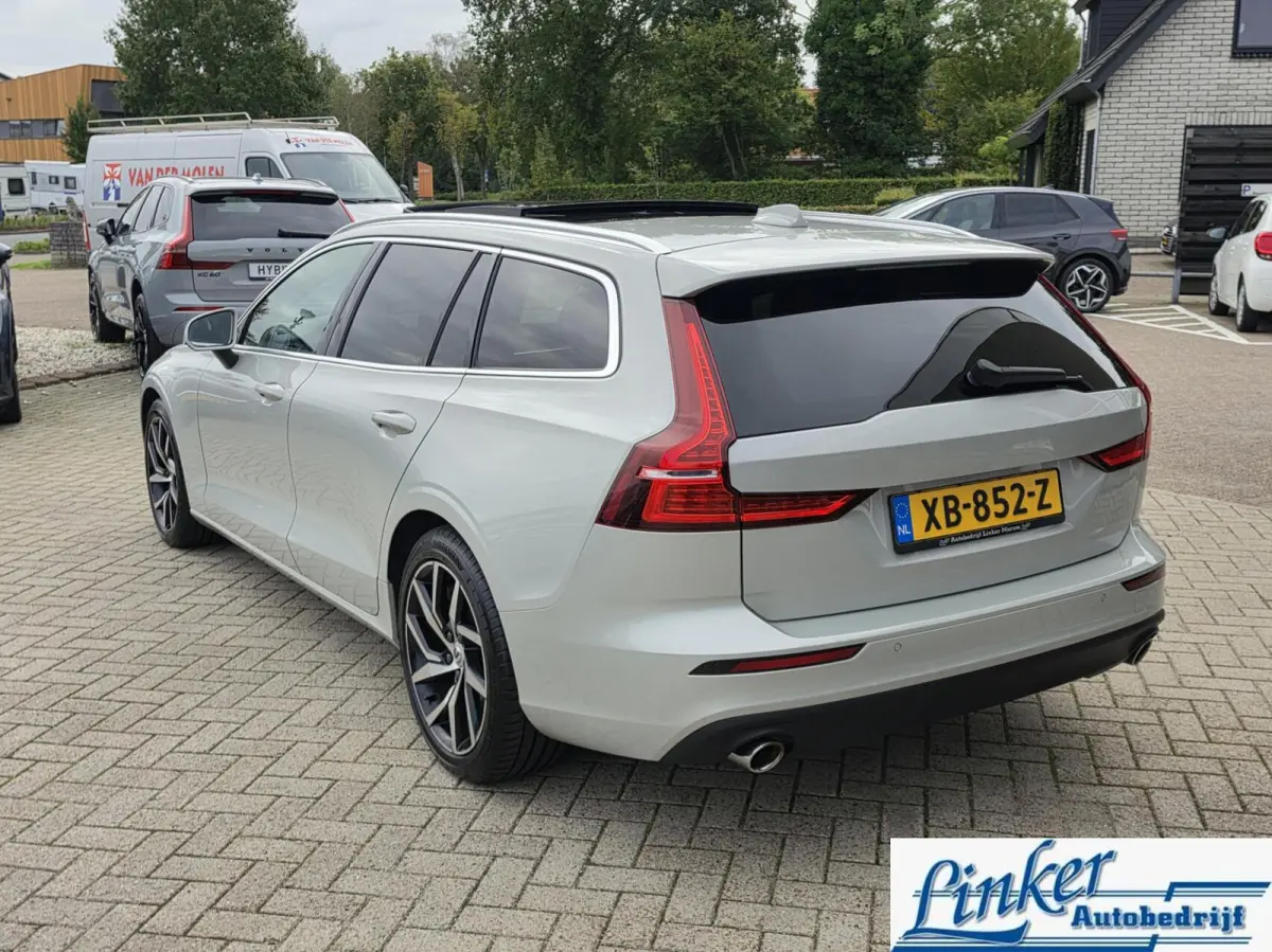 2.0 T5 Momentum Automaat|PANO|ELEKTR TREKH|NL-AUTO