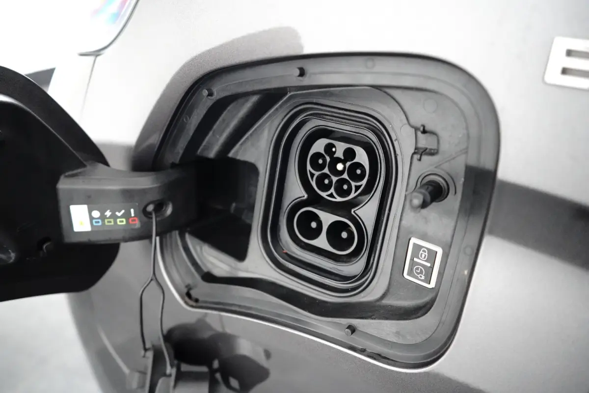 Electric 75KWH EXTRA RANGE INNOVATOR / NAVI / LEDER / CLIMA / KEYLESS / CAMERA / APPLE CARPLAY / WINTERPAKKET / 17" LMV / HUD / 1E EIGENAAR !!