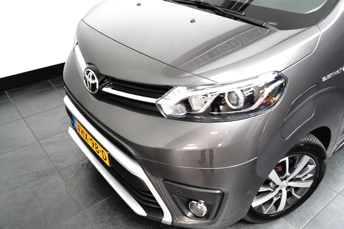 Electric 75KWH EXTRA RANGE INNOVATOR / NAVI / LEDER / CLIMA / KEYLESS / CAMERA / APPLE CARPLAY / WINTERPAKKET / 17" LMV / HUD / 1E EIGENAAR !!