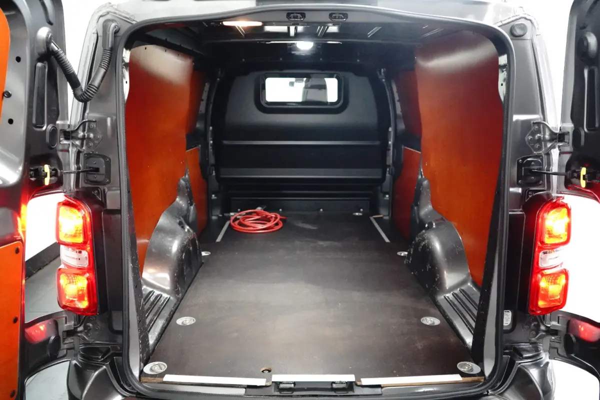 Electric 75KWH EXTRA RANGE INNOVATOR / NAVI / LEDER / CLIMA / KEYLESS / CAMERA / APPLE CARPLAY / WINTERPAKKET / 17" LMV / HUD / 1E EIGENAAR !!
