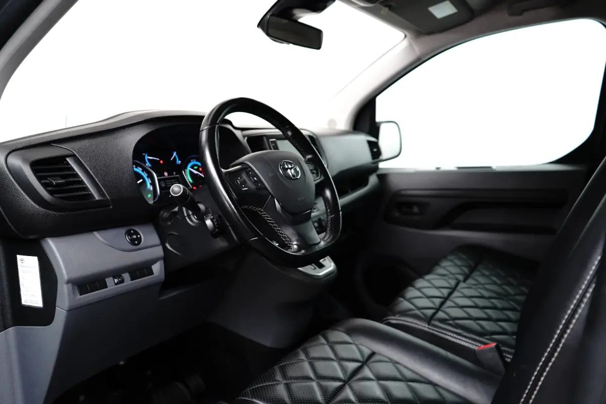 Electric 75KWH EXTRA RANGE INNOVATOR / NAVI / LEDER / CLIMA / KEYLESS / CAMERA / APPLE CARPLAY / WINTERPAKKET / 17" LMV / HUD / 1E EIGENAAR !!