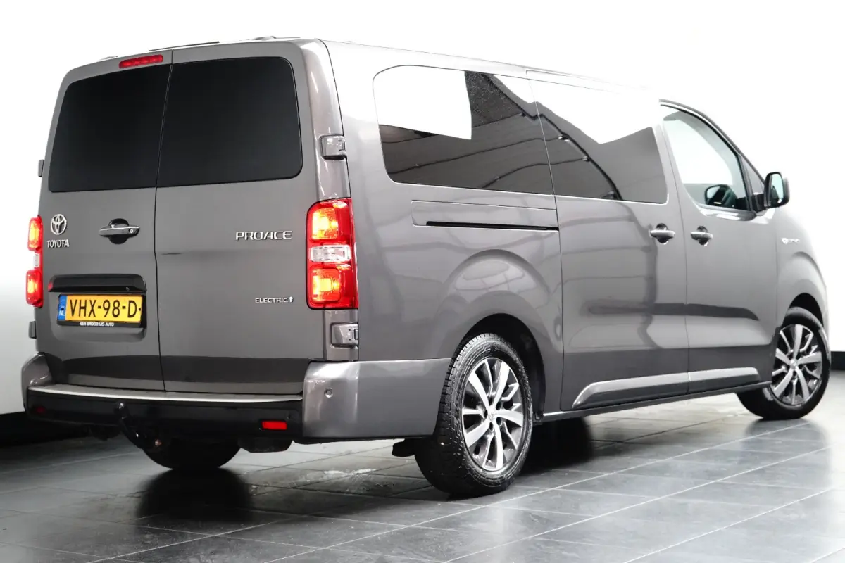 Electric 75KWH EXTRA RANGE INNOVATOR / NAVI / LEDER / CLIMA / KEYLESS / CAMERA / APPLE CARPLAY / WINTERPAKKET / 17" LMV / HUD / 1E EIGENAAR !!
