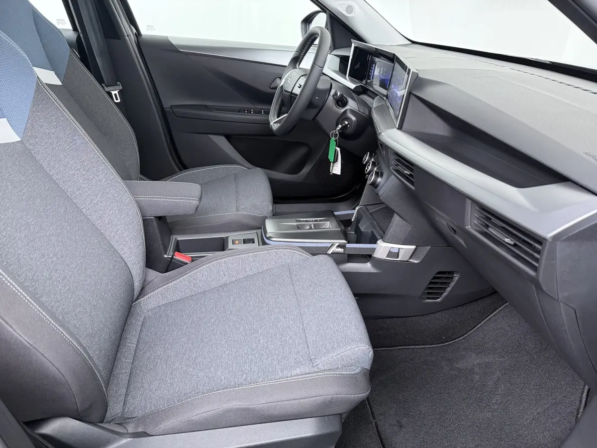 Edition 44 kWh | Incl. gratis Pro Move Wallbox! | NIEUW | Achteruitrijcamera | Airco | Cruise control