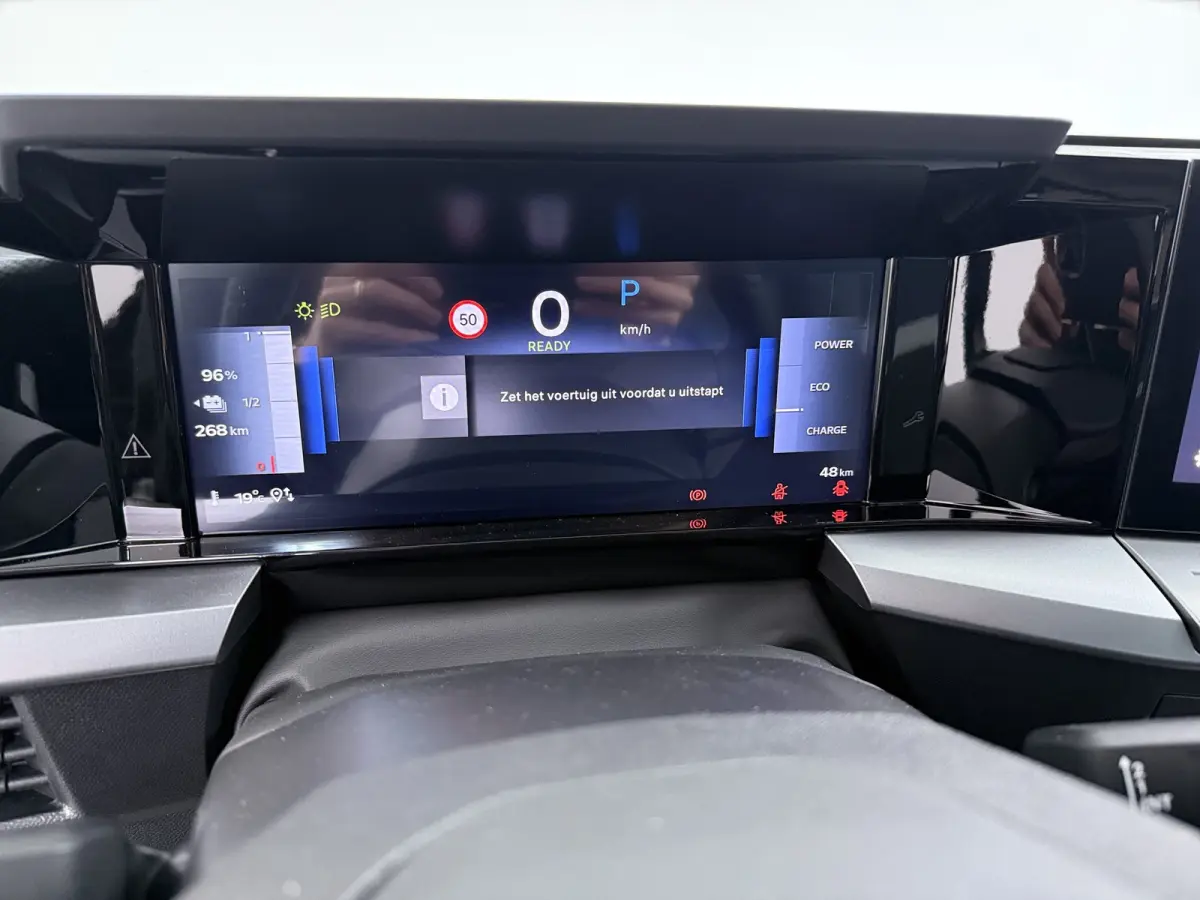 Edition 44 kWh | Incl. gratis Pro Move Wallbox! | NIEUW | Achteruitrijcamera | Airco | Cruise control