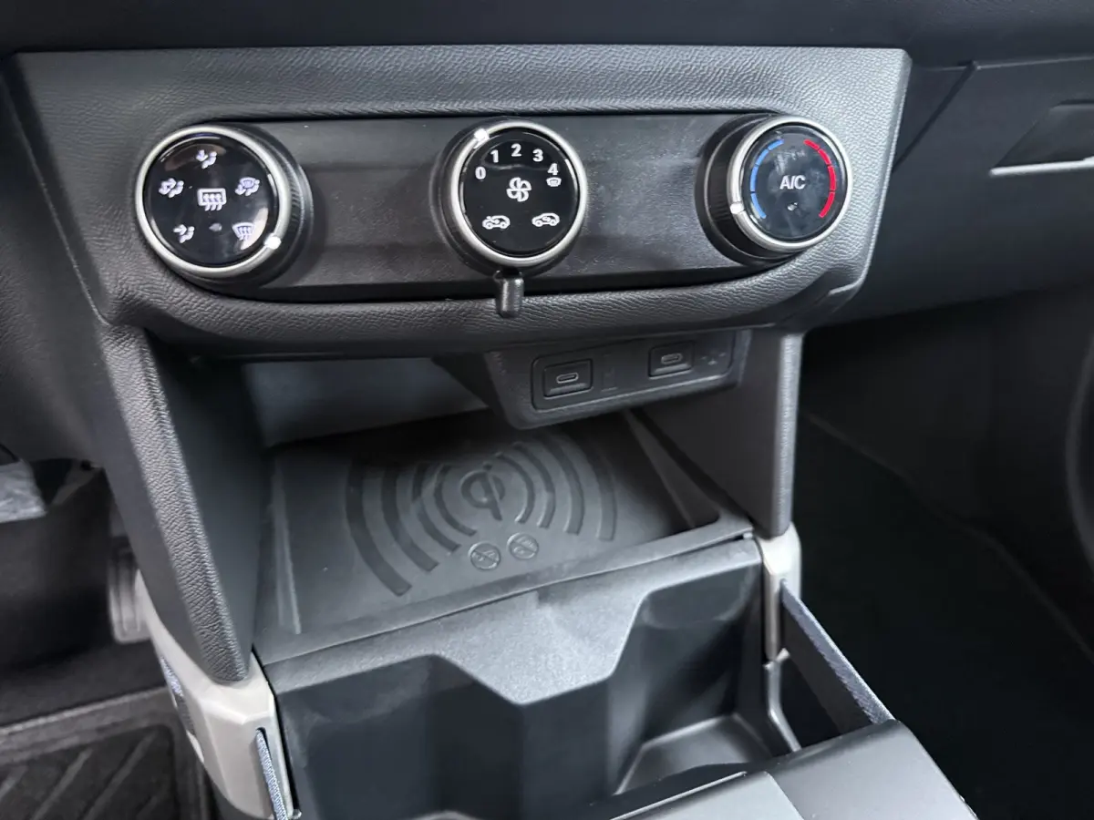 Edition 44 kWh | Incl. gratis Pro Move Wallbox! | NIEUW | Achteruitrijcamera | Airco | Cruise control