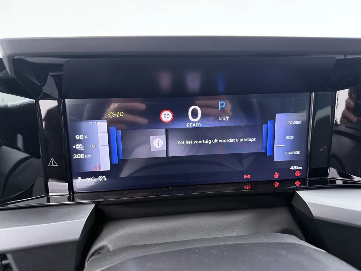Edition 44 kWh | Incl. gratis Pro Move Wallbox! | NIEUW | Achteruitrijcamera | Airco | Cruise control