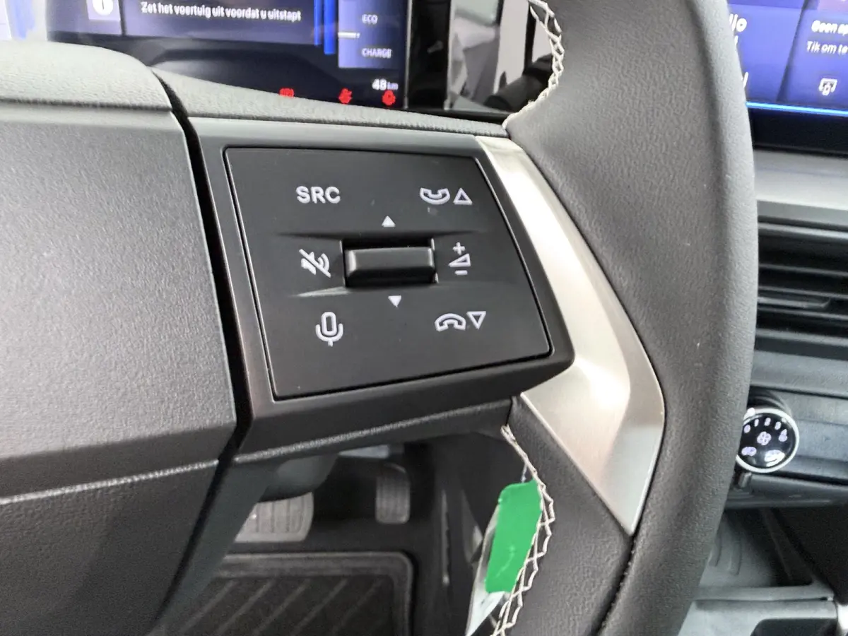 Edition 44 kWh | Incl. gratis Pro Move Wallbox! | NIEUW | Achteruitrijcamera | Airco | Cruise control