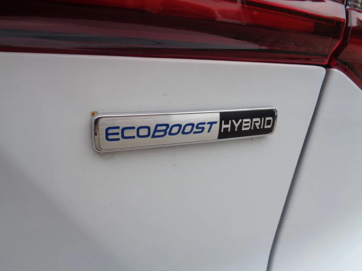 1.0 EcoBoost Hybrid Titanium Ecc, LM velgen, Carplay/android, winterpack
